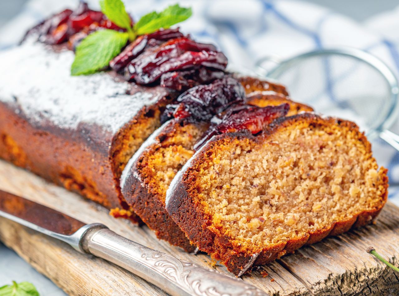 Ekspresowa babka z najzdrowszymi polskimi owocami. Śpiesz się, bo sezon niedługo się skończy