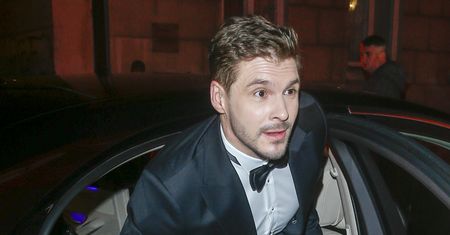 Roznerski nie ma lekko. Ale uśmiech nie schodzi z twarzy idola