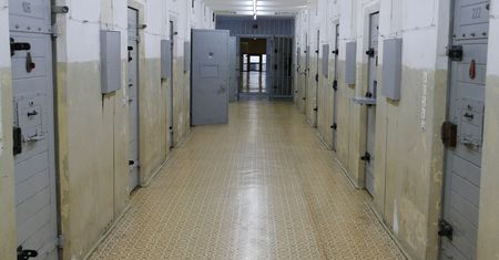 Tychy. Półtoraroczny chłopiec raniony nożem. Sąd zdecydował ws. aresztu dla matki