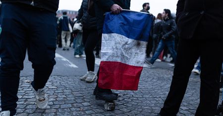 We Francji wciąż wrze. "Prezydent Macron igra z ogniem"