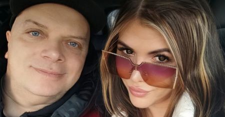 Ukochana Krzysztofa Skiby przygotowuje się do ślubu. Pochwaliła się próbnym makijażem. Przypomina jeszcze siebie? (FOTO)
