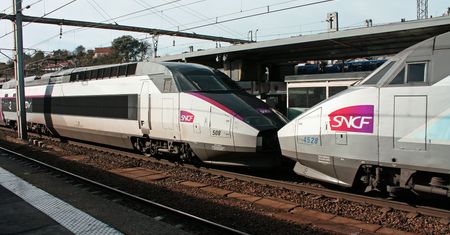 Koronawirus. Wybierasz się do Francji? Zobacz, co grozi za brak maseczki