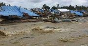 Indonezja: Potężne fale pływowe niszczą domy w środkowym Sulawesi