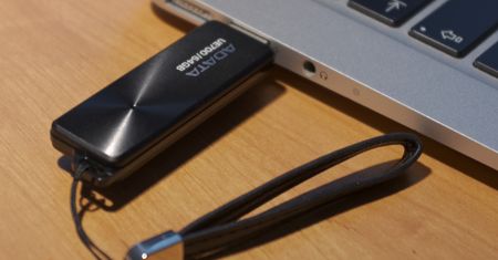 ADATA DashDrive Elite UE700 64GB – elegancki pendrive o świetnych parametrach