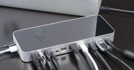 OWC Thunderbolt 2 Dock – bardzo drogi sposób na porządek na biurku