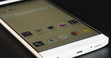 LG V10 – test smartfonu z dwoma ekranami i trzema kamerami