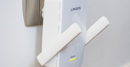 Linksys RE6300: test dwupasmowego wzmacniacza Wi-Fi