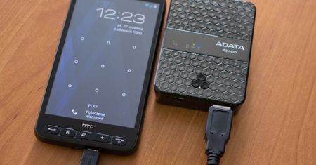 ADATA DashDrive Air AE400 wielozadaniowe akcesorium dla urządzeń mobilnych