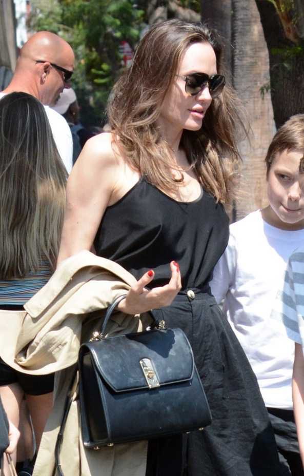 Angelina Jolie zmieniła fryzurę