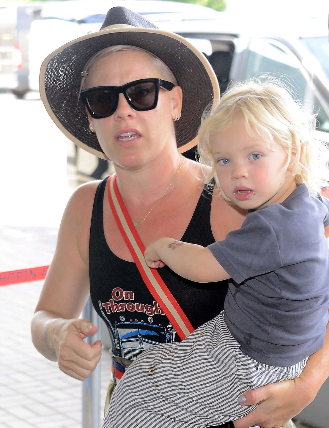 Pink - Alecia Beth Moore z synem Jameson Moon Hart po koncercie na Stadionie Narodowym