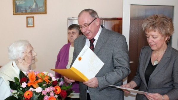 Pani Helena Mazguła i prezydent Łomży Mieczysław Czerniawski