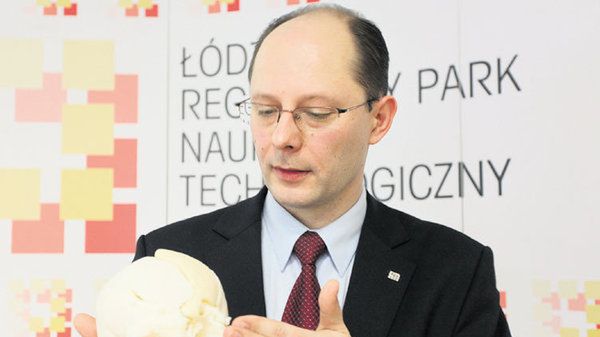 Prof. Marek Kozakiewicz przeprowadził operację w klinice chirurgii szczękowo-twarzowej