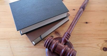 Obrońcy na żądanie mogą pogrążyć budżet