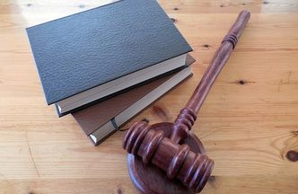 Obrońcy na żądanie mogą pogrążyć budżet