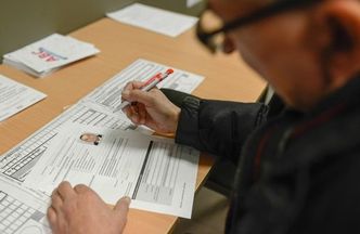 Wycieku z bazy danych PESEL nie było? Ale Polacy i tak ruszyli po zabezpieczenia