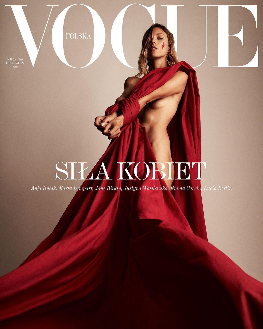 Anja Rubik na okładce Vogue Polska