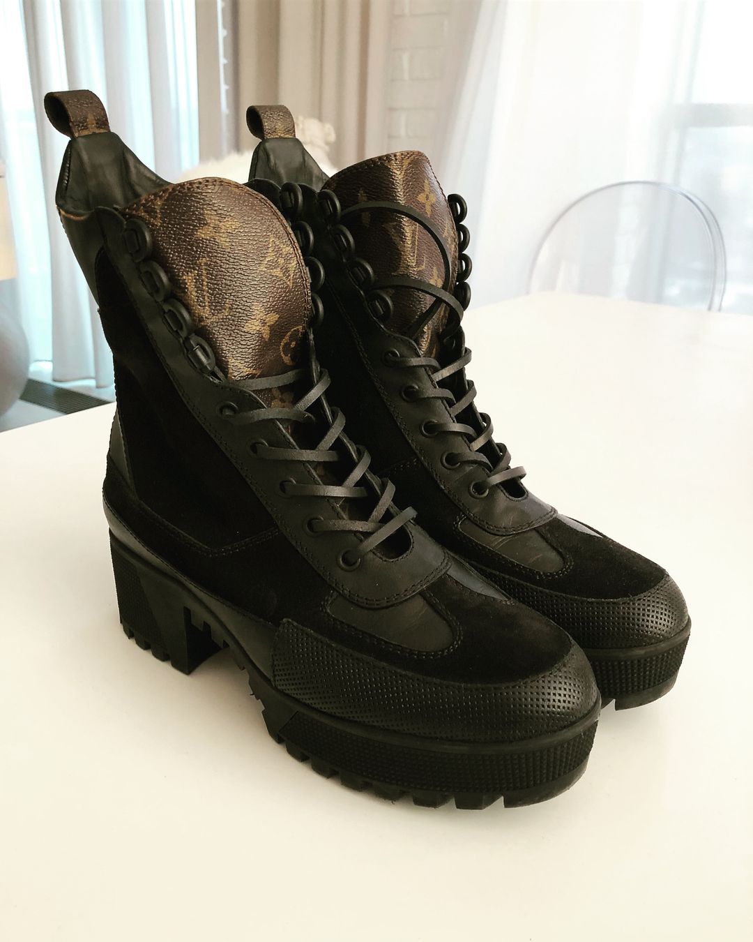 Louis Vuitton - 3000 złotych