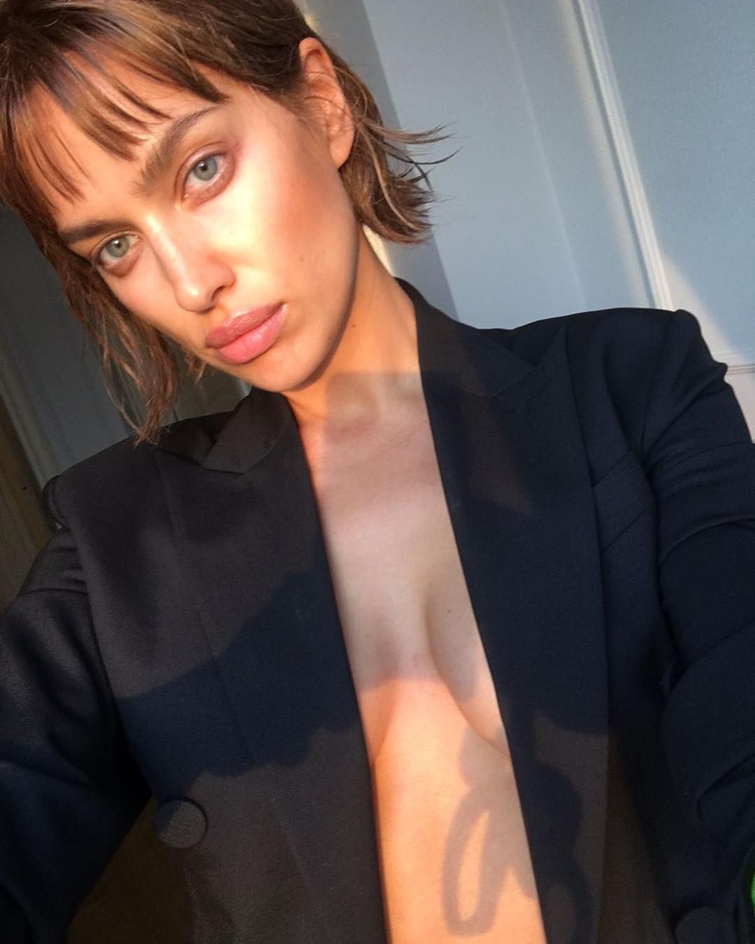 Irina Shayk  w krótkich włosach