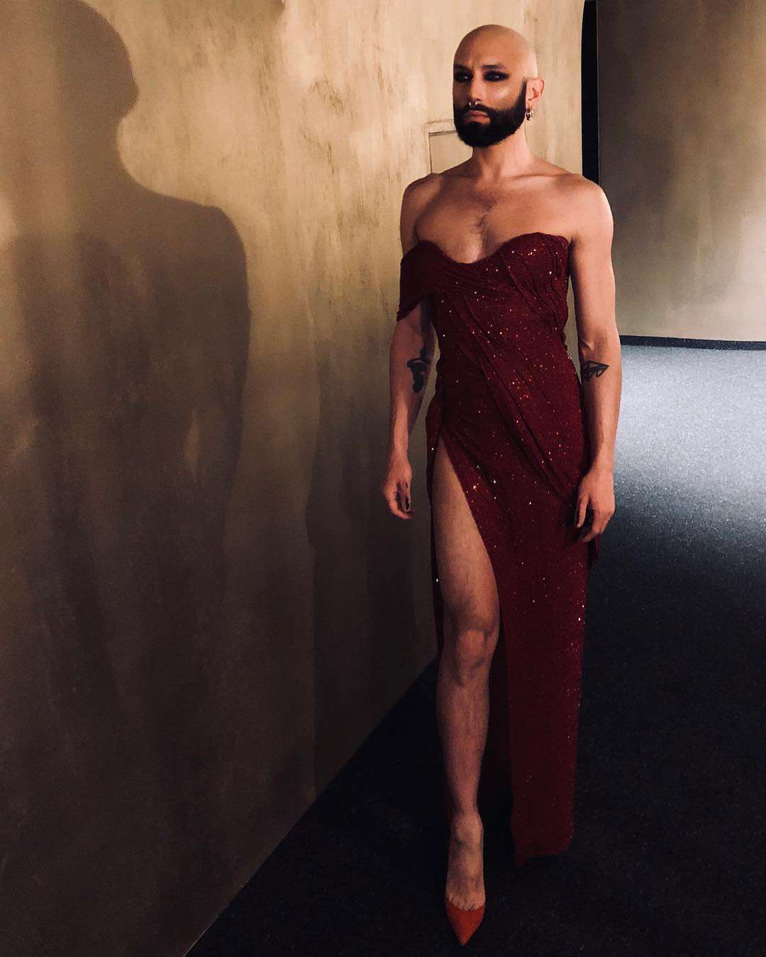 Conchita Wurst ogoliła głowę na łyso