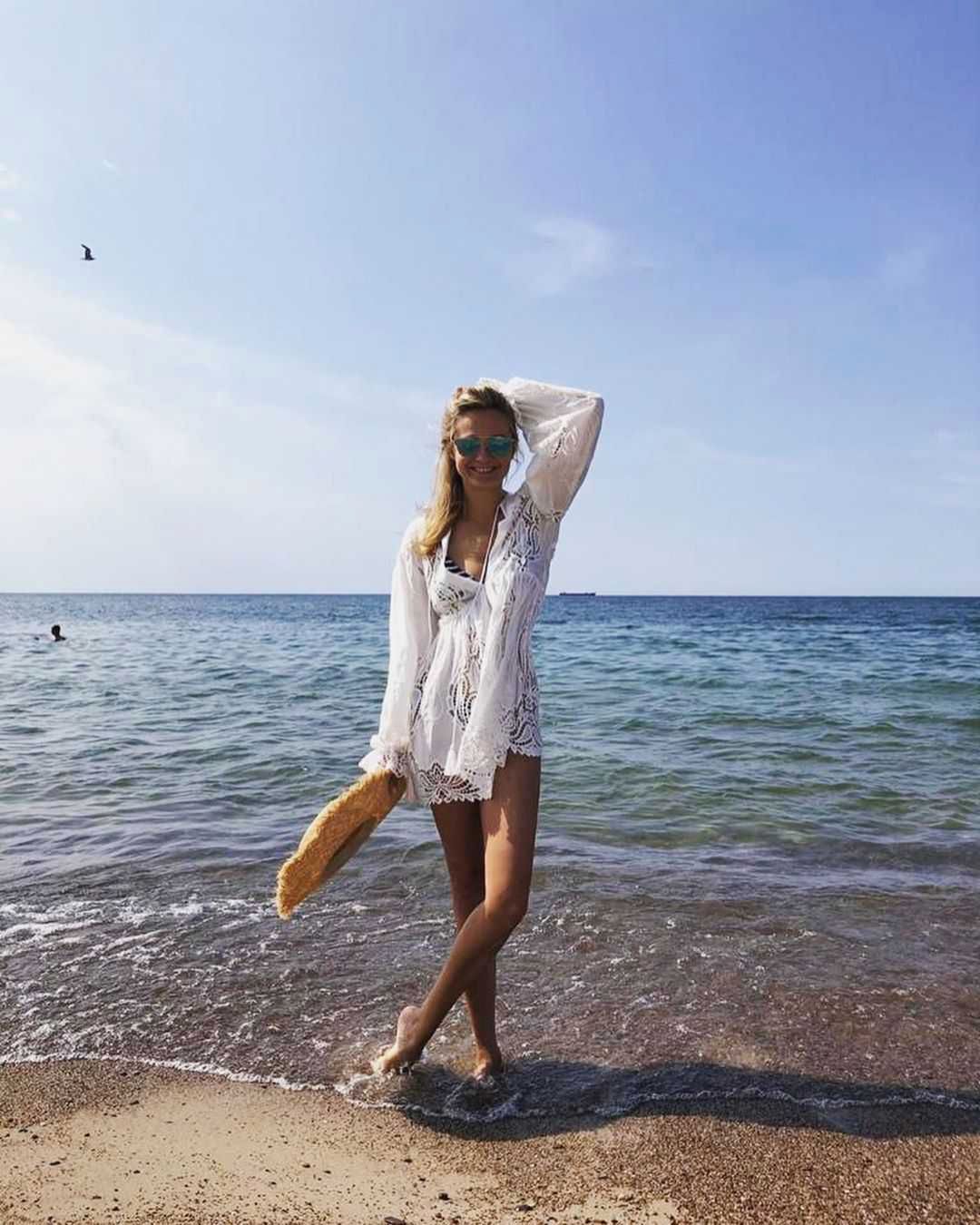 Małgorzata Socha w zmysłowej sesji na plaży