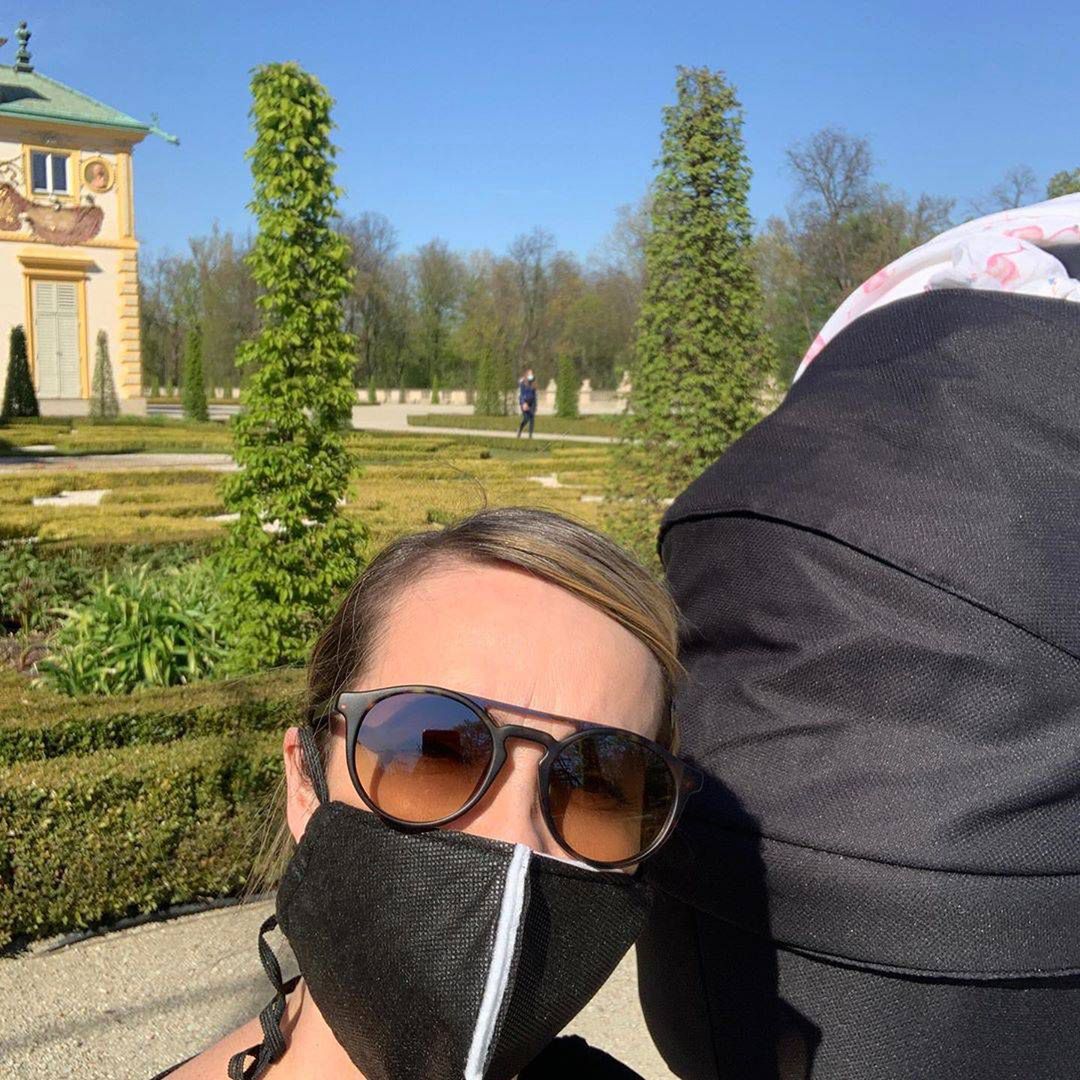 Weronika Marczuk spacer z córką