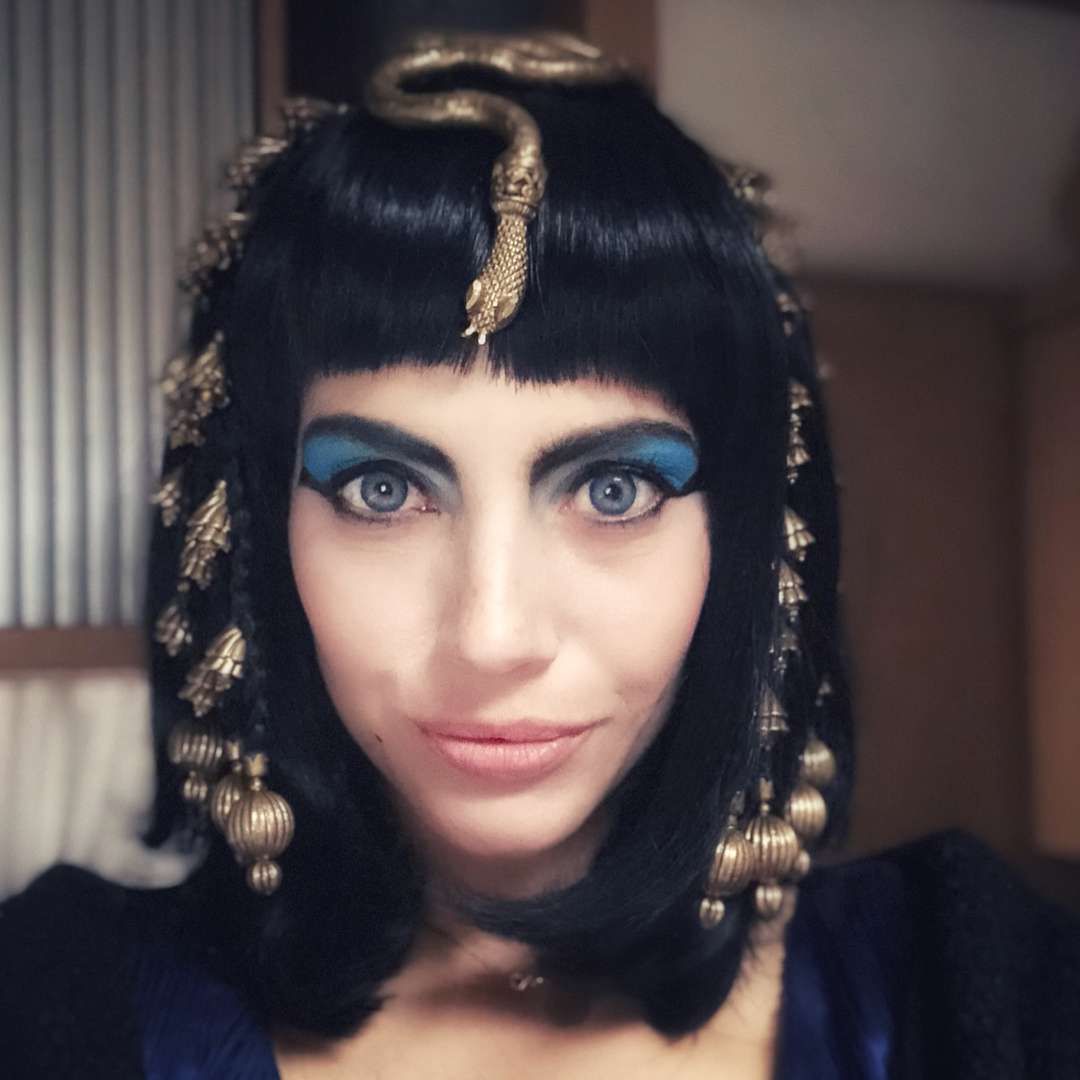 Weronika Rosati jako Elizabeth Taylor