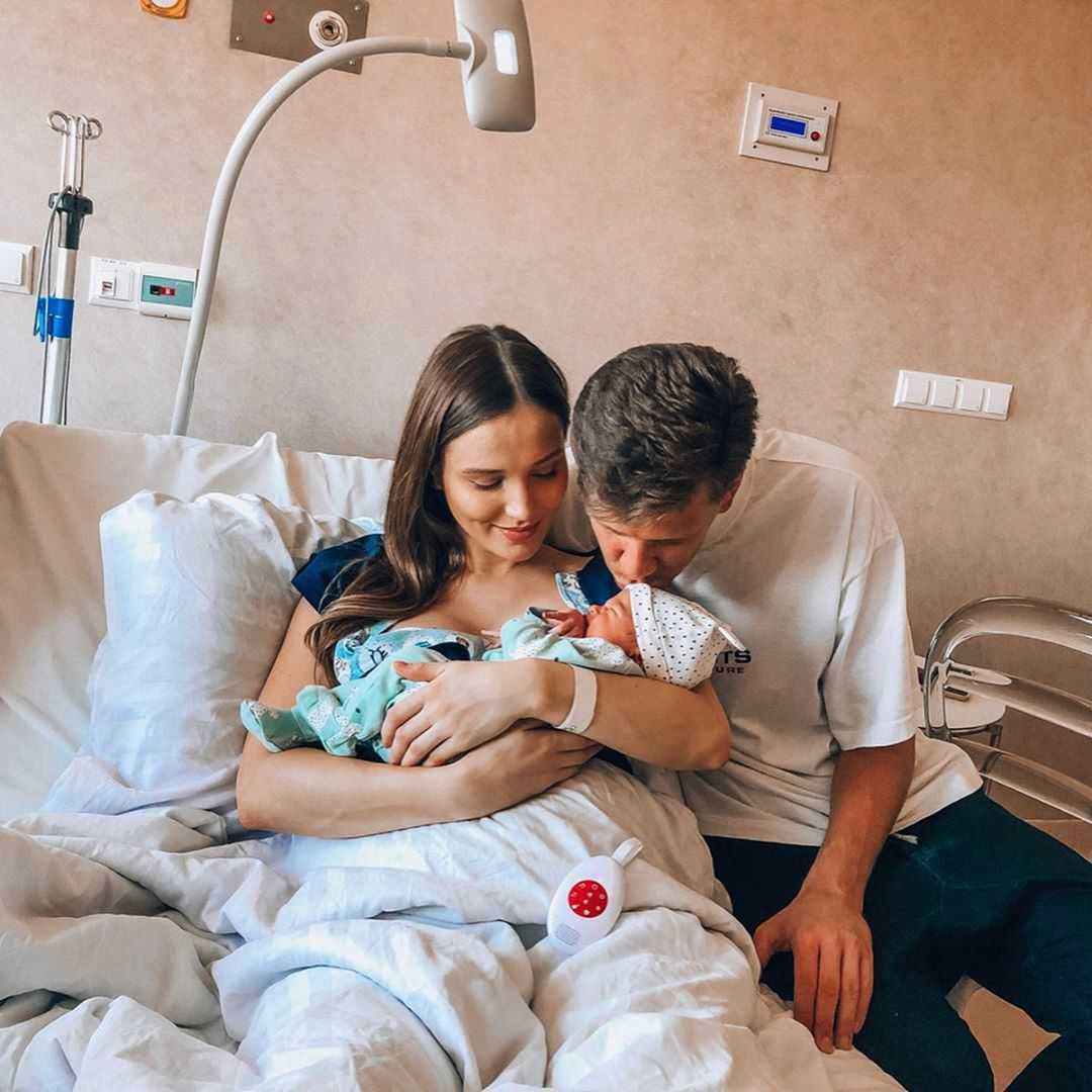 Marina Łuczenko i Wojtek Szczesny świętują roczek swojego synka