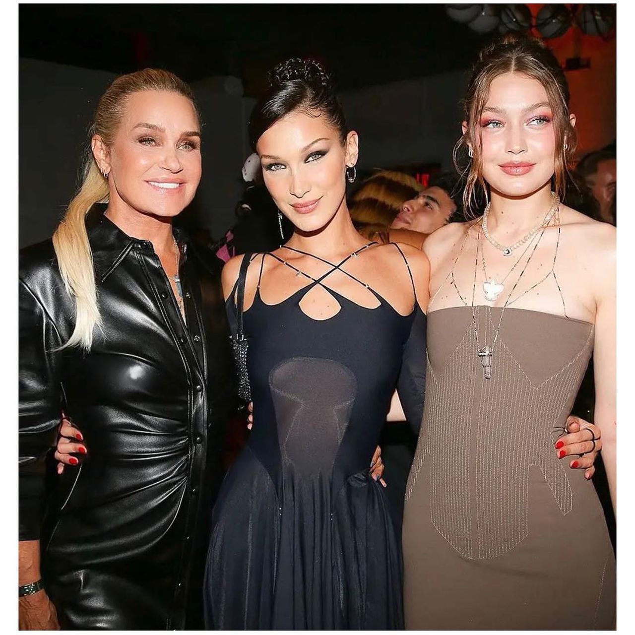 Yolanda Hadid, Bella Hadid, Gigi Hadid