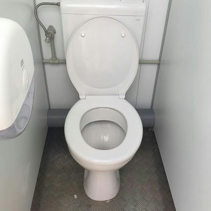 instagram.com/toilet_hub