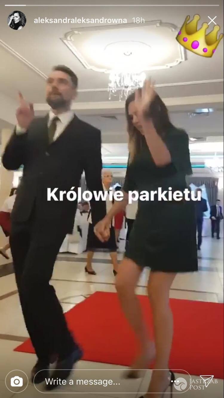 Ola Kwaśniewska i Kuba Badach tańczą na parkiecie