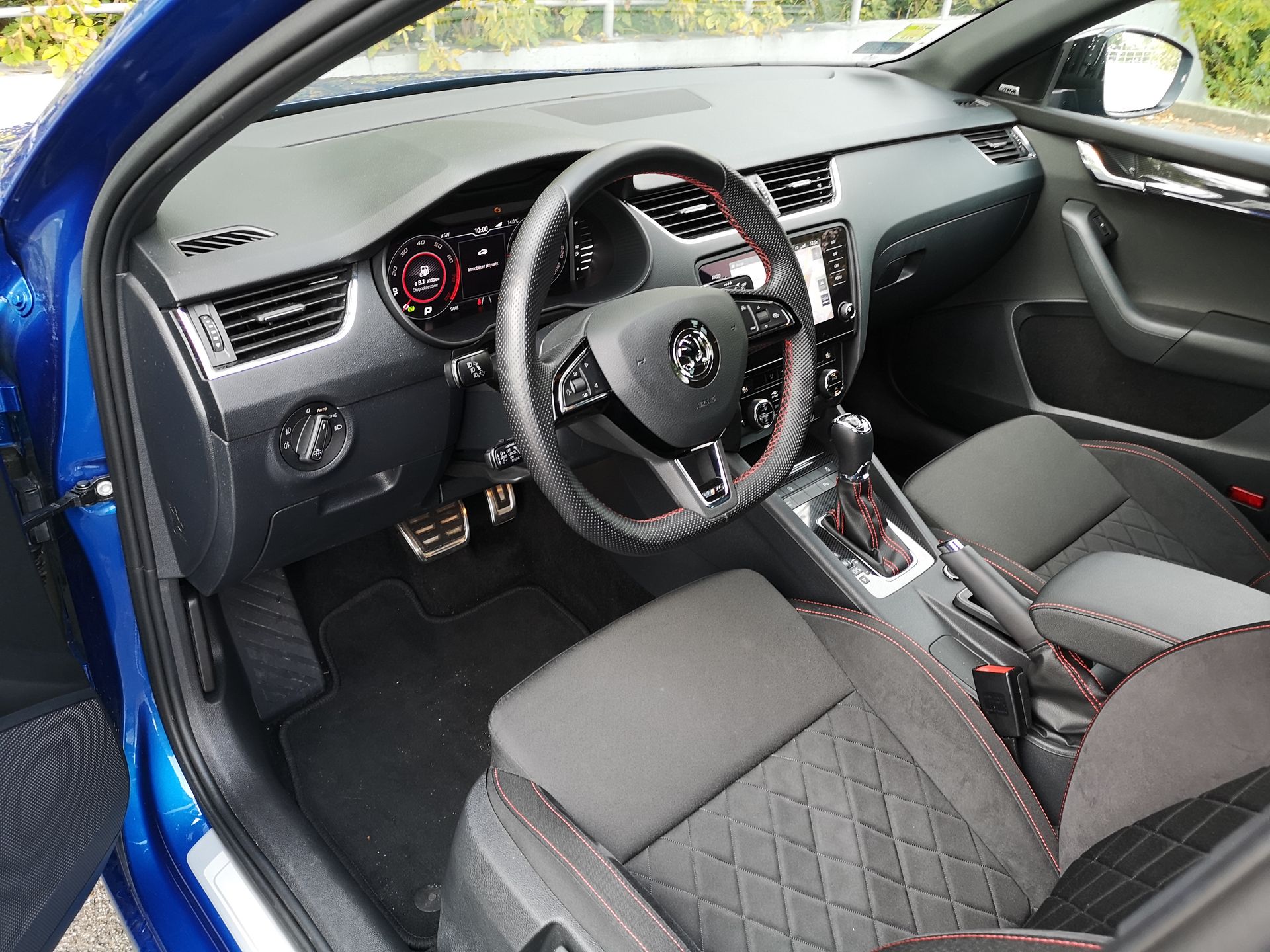 Skoda Octavia RS: audio Canton, zmienne tryby jazdy i system Amundsen 33