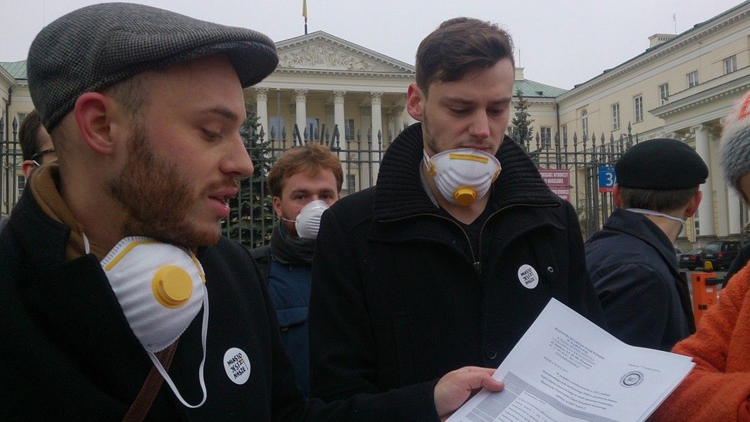 Smog zabija warszawiaków. Niemal 2 tys. osób zagrożonych