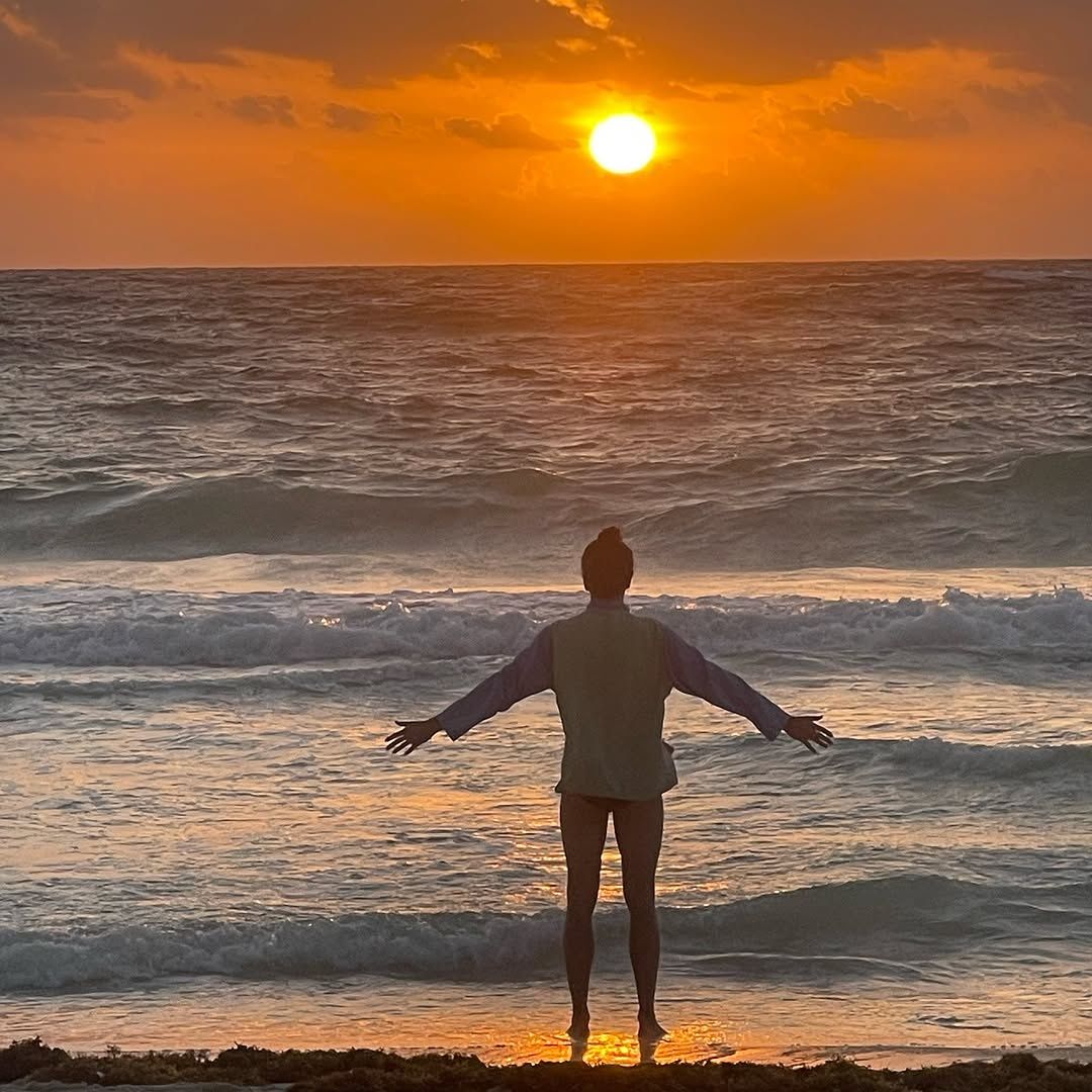 Michał Szpak świeci gołą klatą na wakacjach