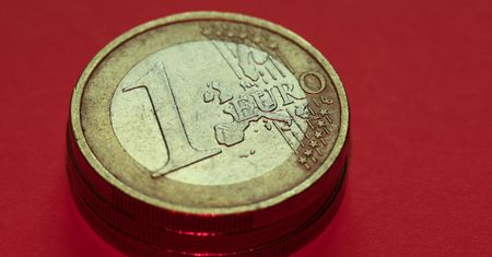 Euro traci na potęgę. Nowa reakcja na ruch USA