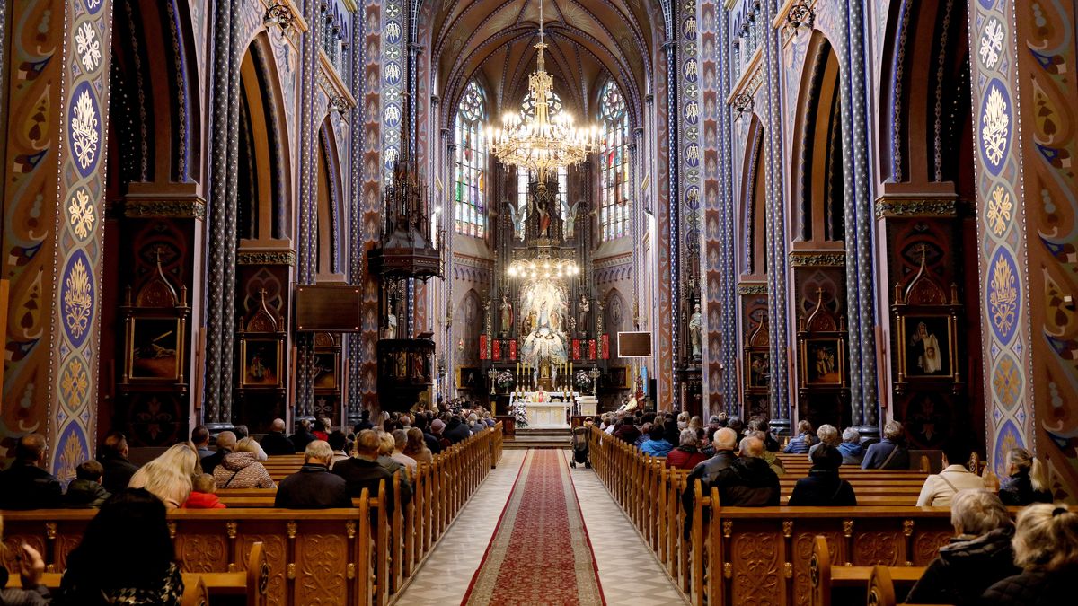 Spłonęły drzwi bazyliki NMP Anielskiej w Dąbrowie Górniczej