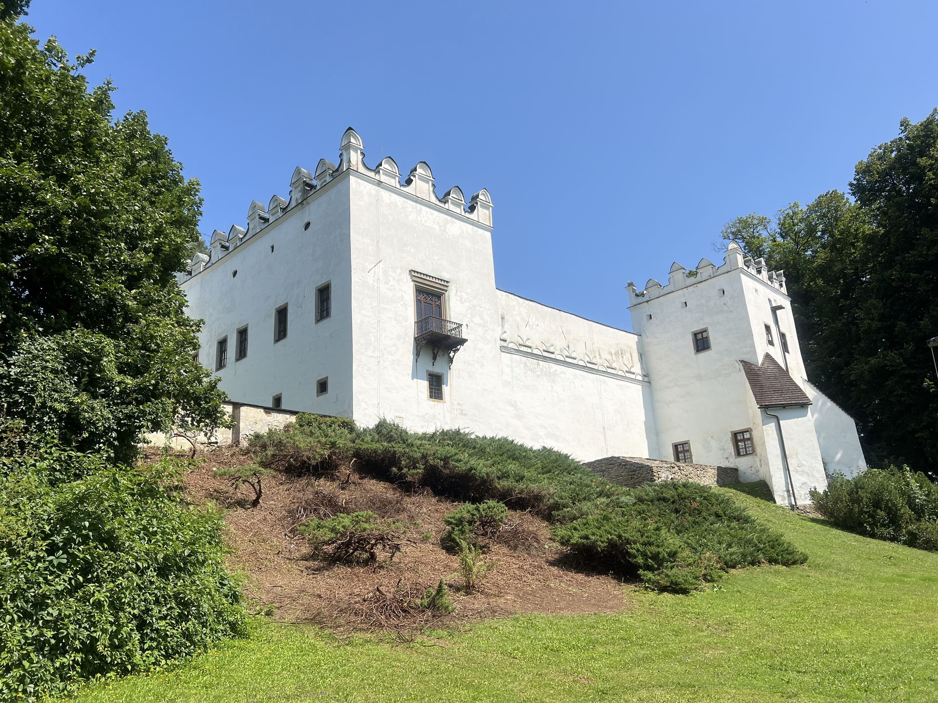 Pałac w Strażkach