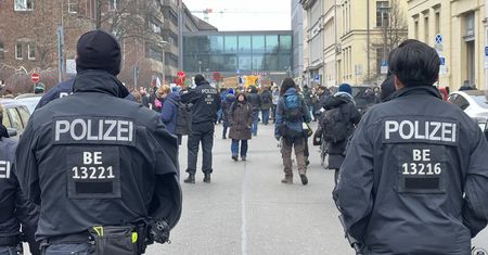 Samochód wjechał w tłum w Mannheim – jedna ofiara śmiertelna, wielu rannych