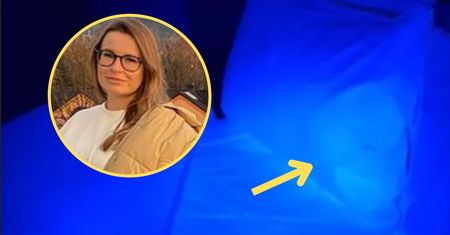 Za noc w hotelu w Gdańsku zapłaciła 780 zł. Nagle włączyła latarkę UV