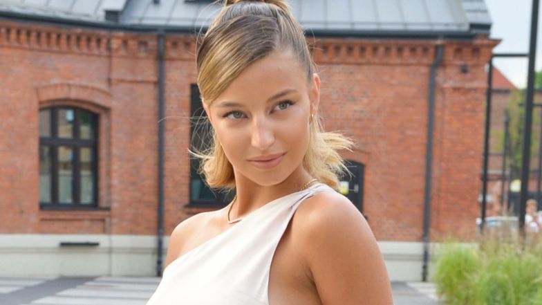 Julia Wieniawa pozuje topless 