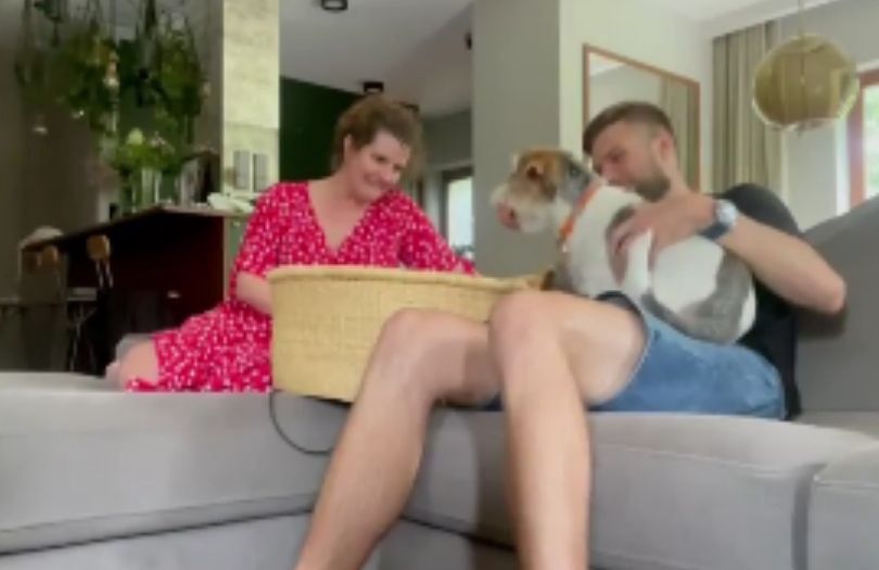 Zofia Zborowska i Andrzej Wrona przedstawili córkę suczce Wiesi
