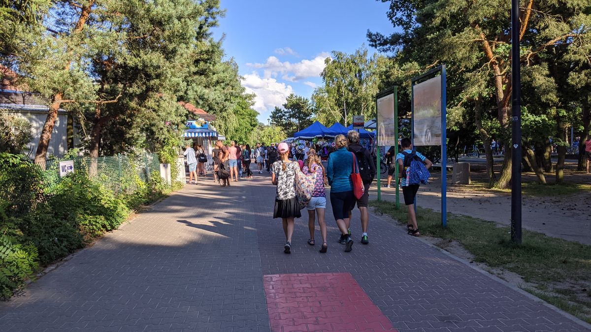 Na infolinię mogą dzwonić zarówno turyści, jak i firmy z branży. 