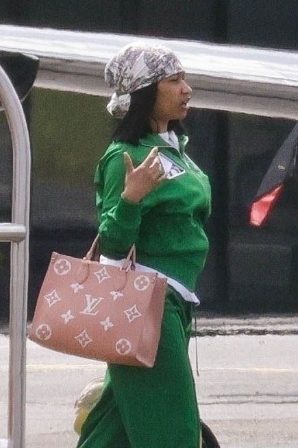 Nicki Minaj marches to a private jet