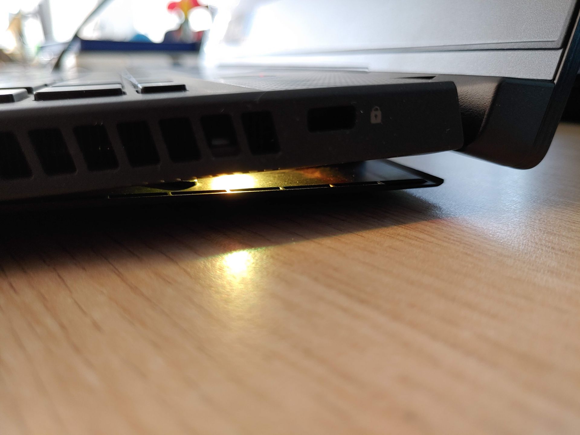 Laptop Asus ROG Zephyrus S GX502. Mały, ale wariat 5
