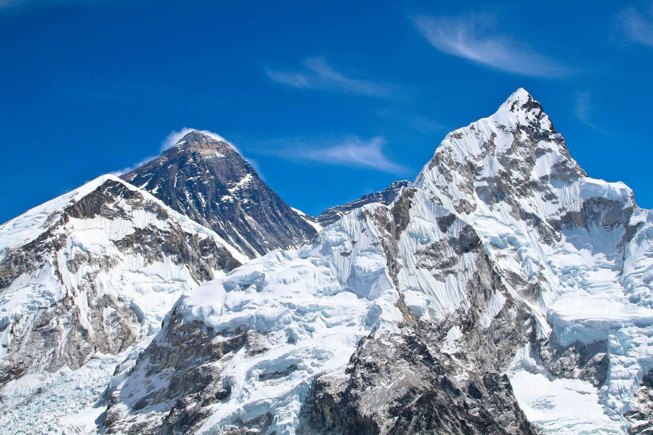 Nepal. Mount Everest wyższy o 86 cm