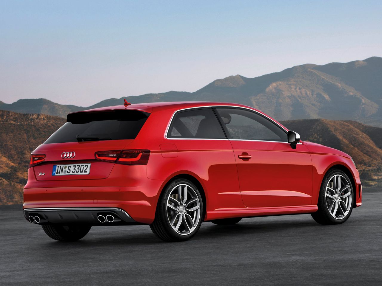 Jeśli nie zdecydujecie się na Golfa, może przypadnie Wam do gustu jego bliski krewny, Audi S3?
