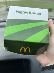 Spróbowałem HITU McDonald’s, Veggie Burger. Najlepsza kanapka z Maka?