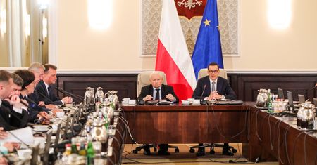 Afera wizowa i "dziwne milczenie rządzących". Ekspert ostrzega: "będą dokładniej przyglądać się wizom"