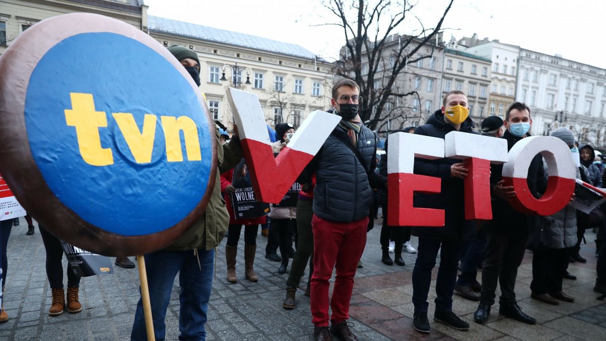 W całym kraju odbywały się ostatnio protesty ws. nowelizacji ustawy medialnej. Zbierane są też podpisy pod apelem do prezydenta Dudy o jej zawetowanie. 