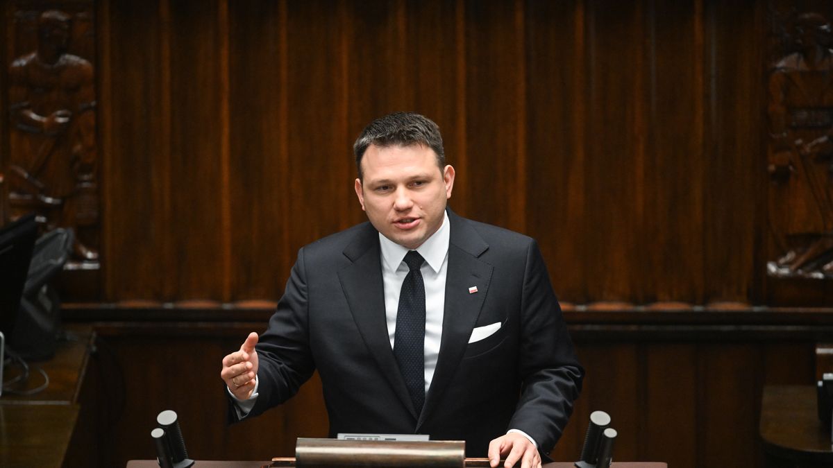 S�awomir Mentzen
Warszawa, 20.02.2025. Pose� Konfederacji S�awomir Mentzen na sali plenarnej Sejmu w pierwszym dniu posiedzenia izby w Warszawie, 20 bm. Pos�owie rozpatrz� m.in. projekt nowelizacji ustawy o udzielaniu cudzoziemcom ochrony na terytorium RP. (amb) PAP/Radek Pietruszka
Radek Pietruszka
polityka, posiedzenie, przed obradami, sala plenarna Sejmu, sala posiedze�, sejm, sejmie, sejmu, X kadencja, 10, 10., cudzoziemcy ochrona, Dziesi�ta, kadencji, nowelizacja ustawy o udzielaniu cudzoziemcom ochrony, Obrady, Posiedzenie Sejmu, Sala plenarna posiedze� obrad, Sejm RP