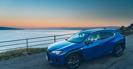 Test Lexusa UX 250h AWD. W trasie z Genewy do Mediolanu